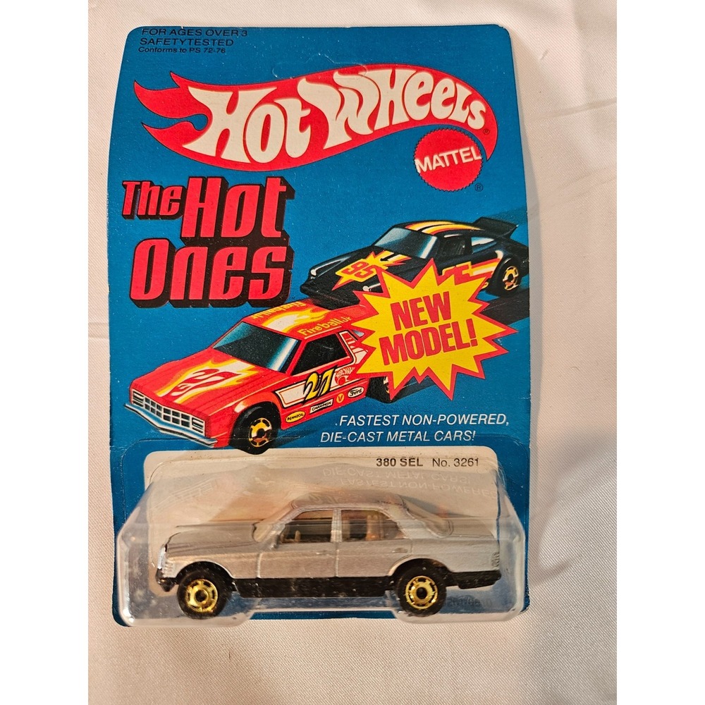 Hot Wheels The Hot Ones New Model VINTAGE BLACKWALLS Mercedes 380 SEL #3261